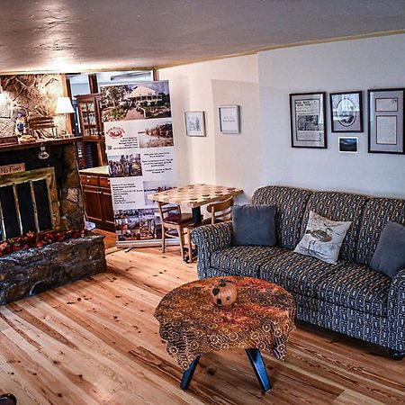 Brook Road Inn Goshen Экстерьер фото