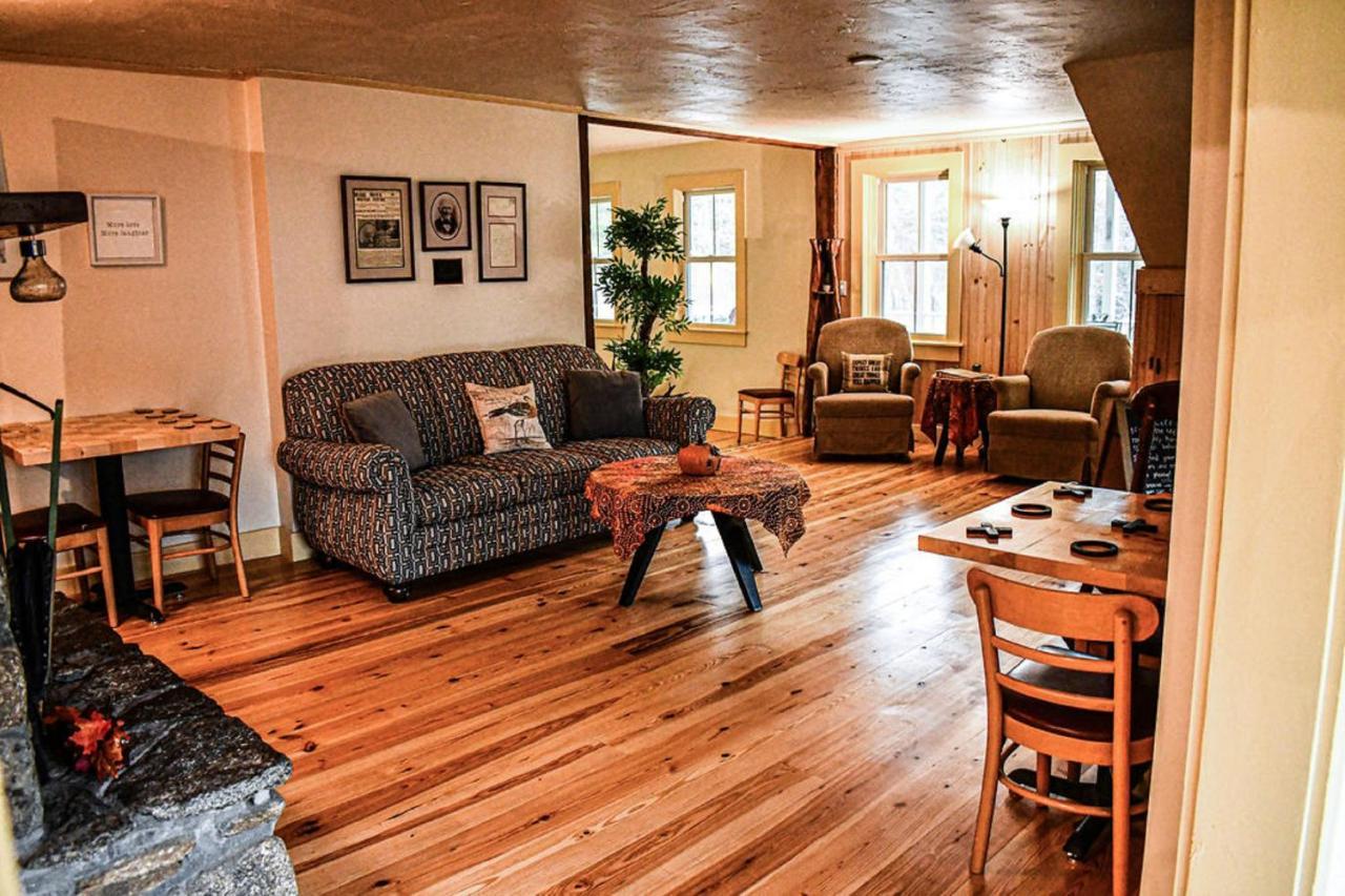 Brook Road Inn Goshen Экстерьер фото