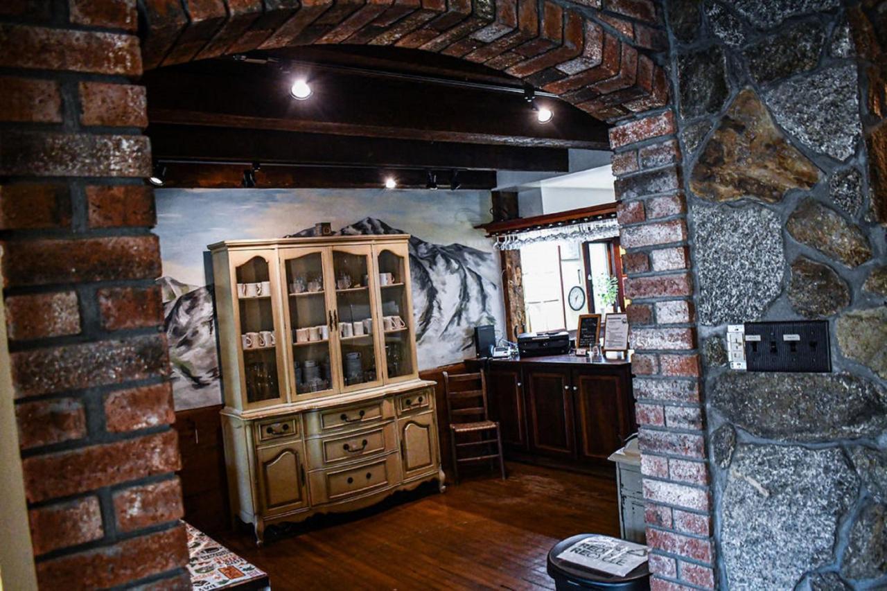 Brook Road Inn Goshen Экстерьер фото