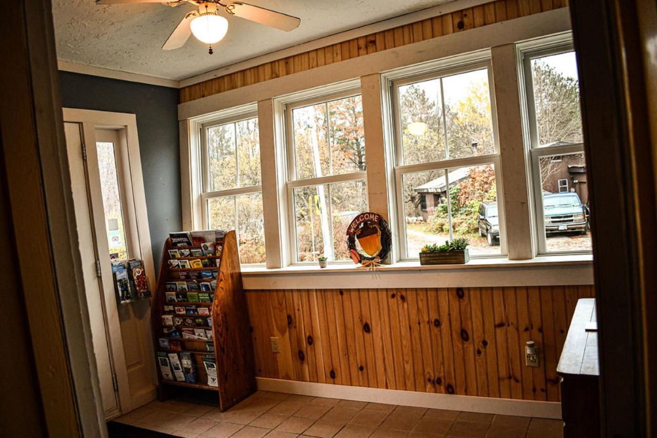 Brook Road Inn Goshen Экстерьер фото