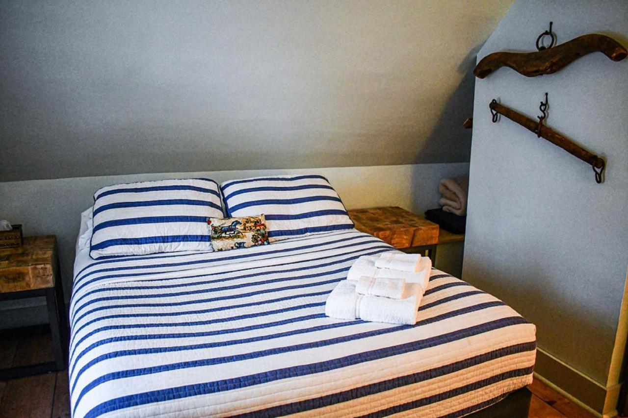 Brook Road Inn Goshen Экстерьер фото