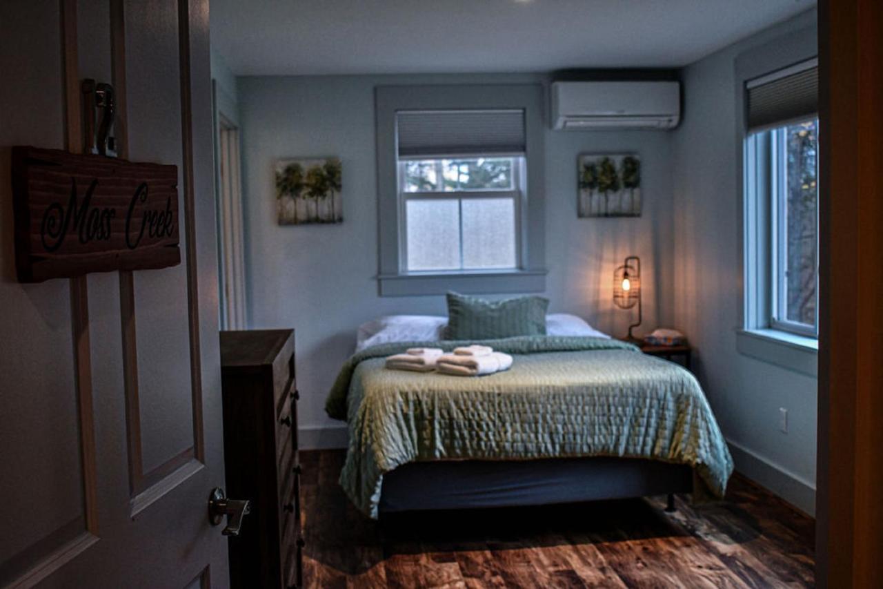 Brook Road Inn Goshen Экстерьер фото