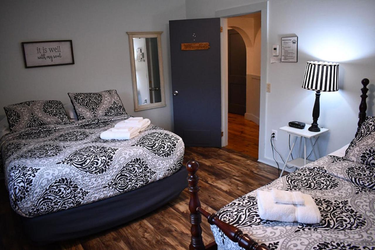 Brook Road Inn Goshen Экстерьер фото