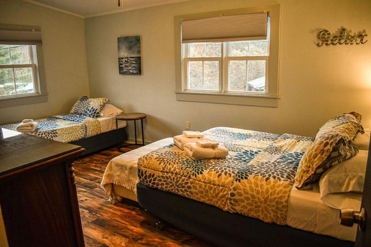 Brook Road Inn Goshen Экстерьер фото
